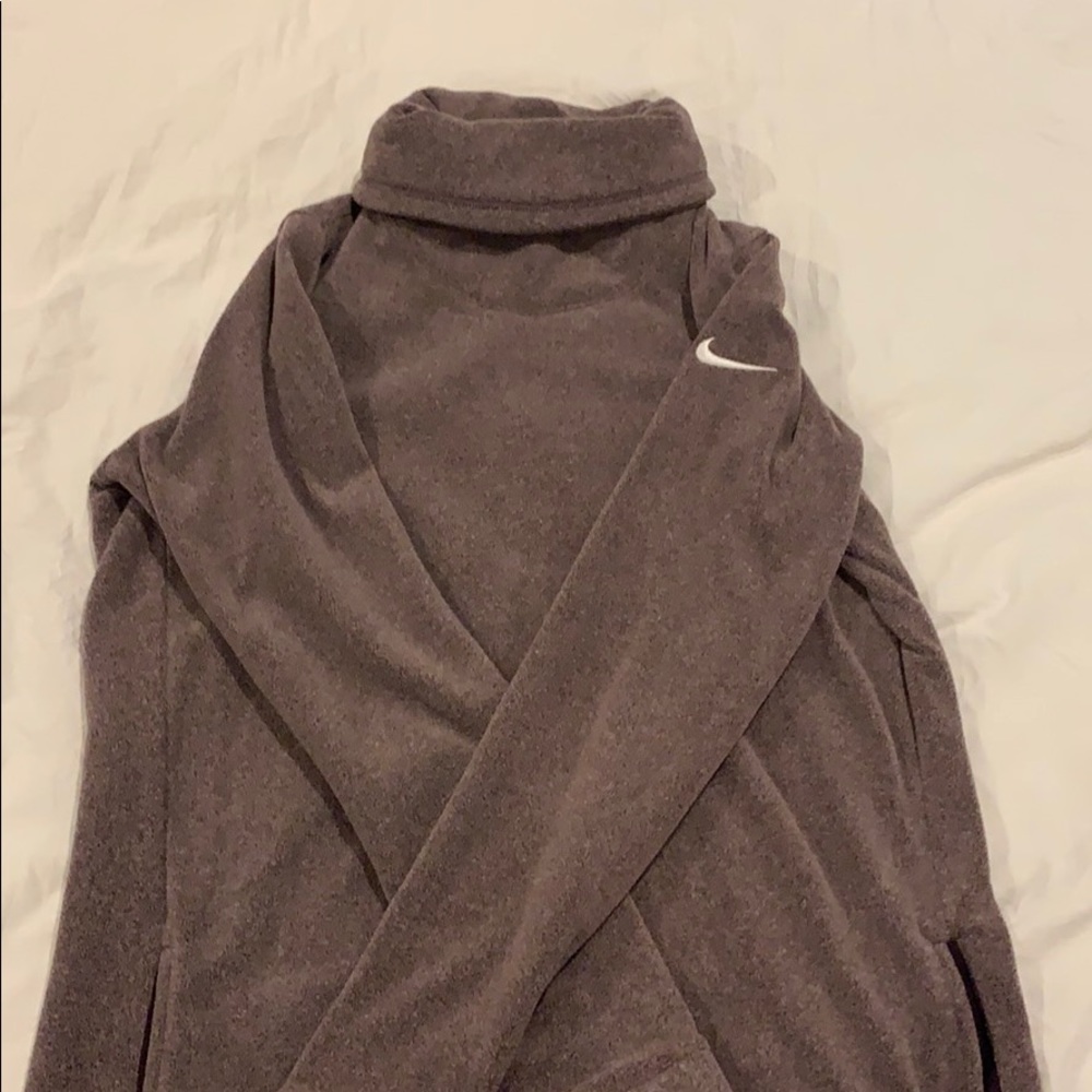 Nike turtleneck sweatshirt